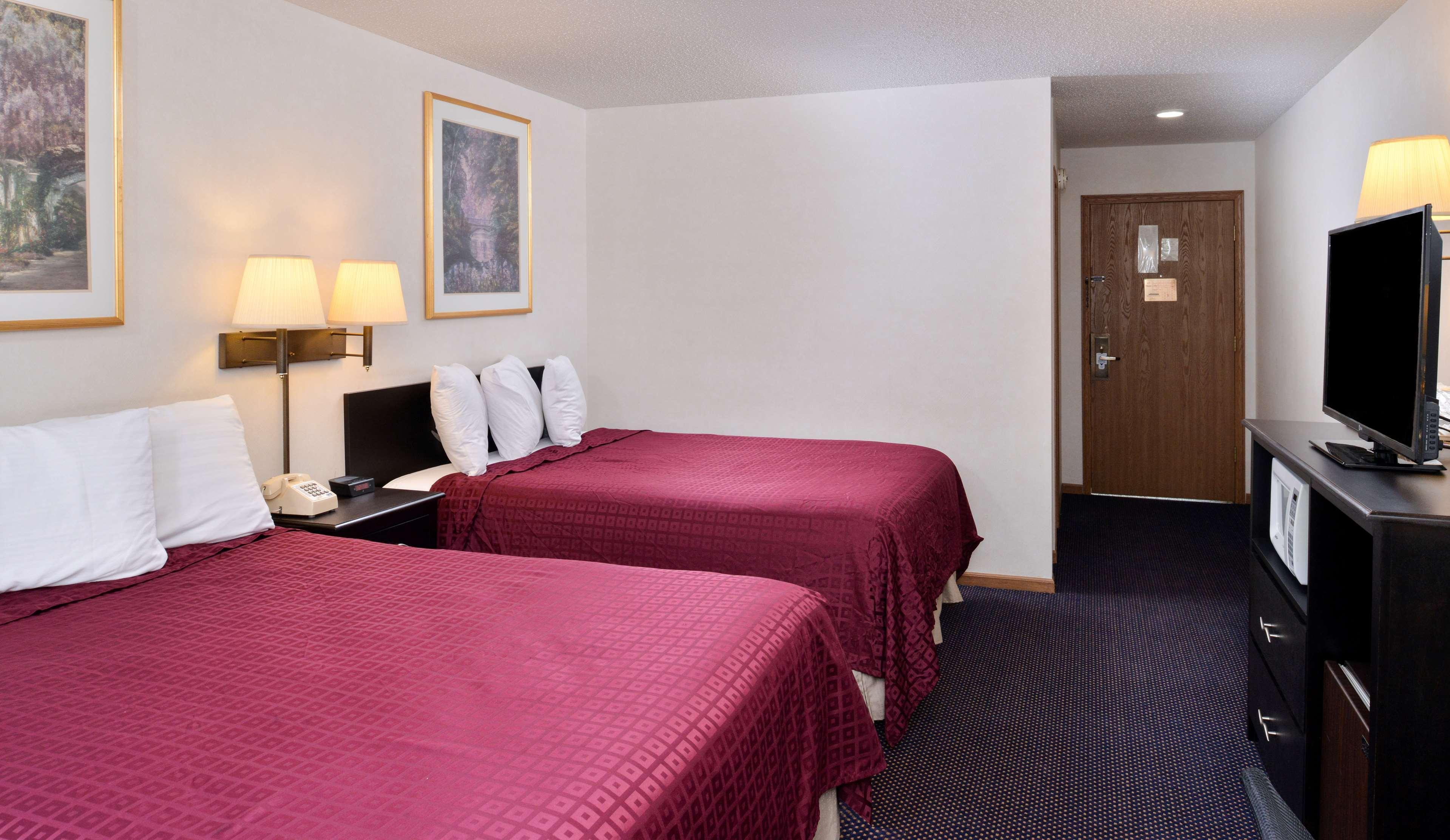 Americas Best Value Inn Knob Noster Exteriör bild
