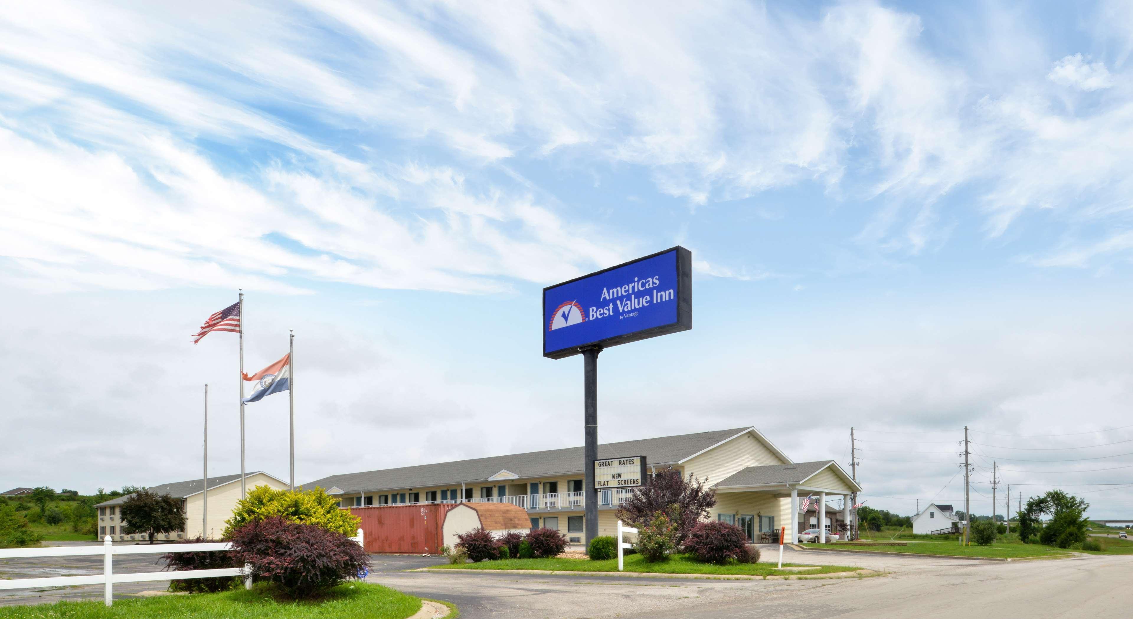 Americas Best Value Inn Knob Noster Exteriör bild