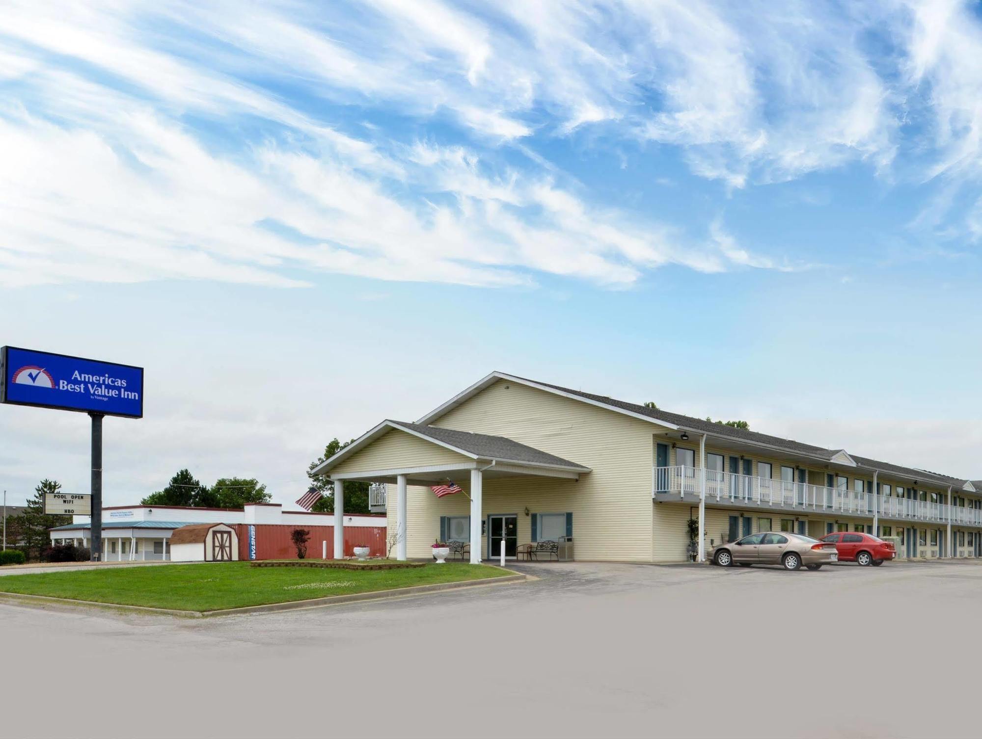 Americas Best Value Inn Knob Noster Exteriör bild